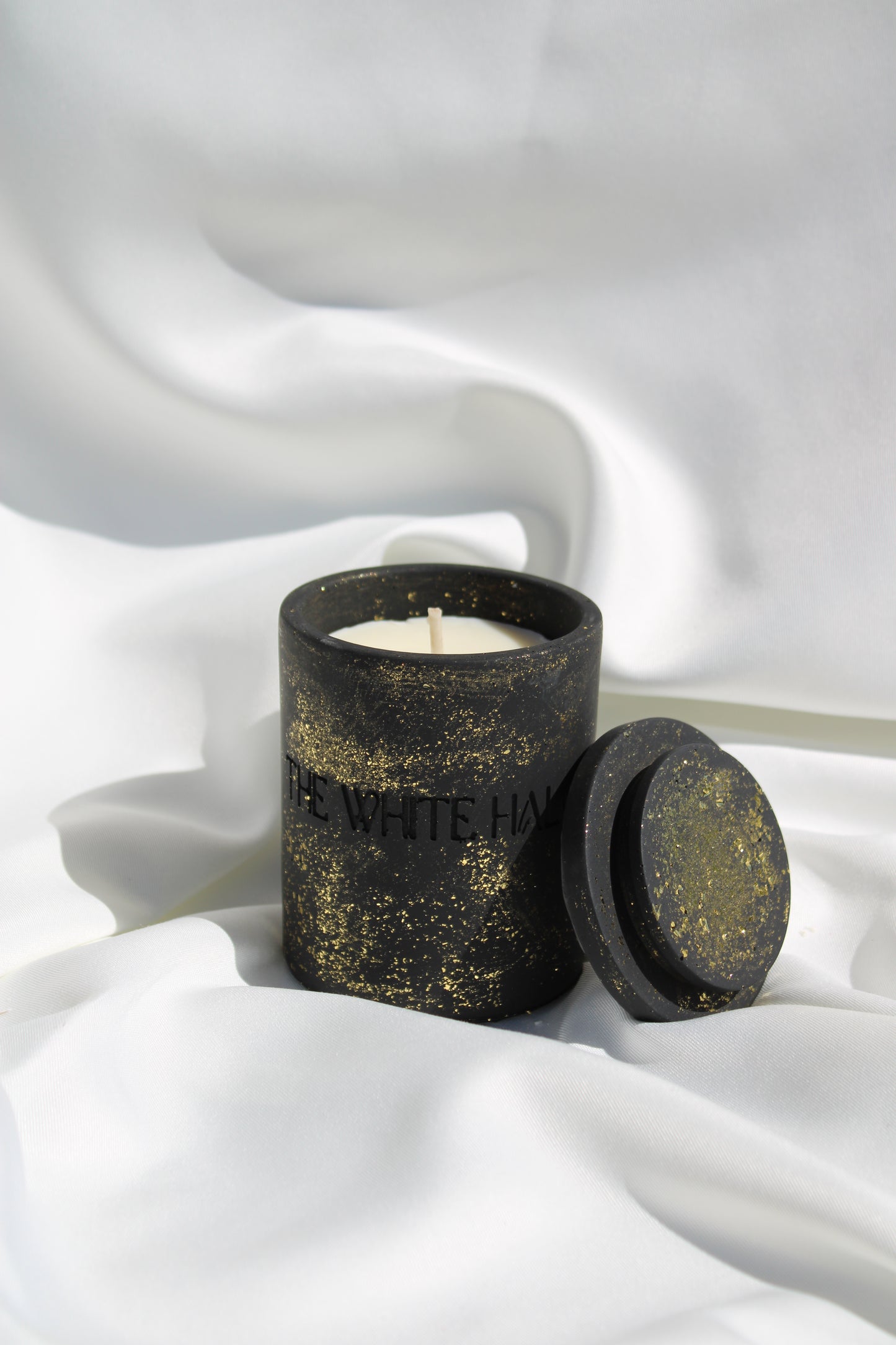 Bougie parfumée "The Heaven Bell" - Noir doré